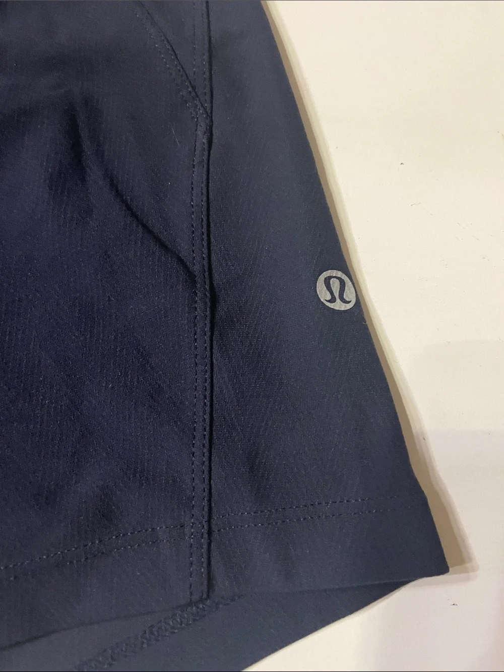 Lululemon men’s 9 inch inseam shirt size large